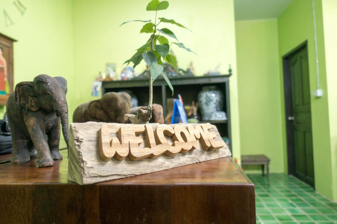 Plus Hostel Ayutthaya Eksteriør bilde