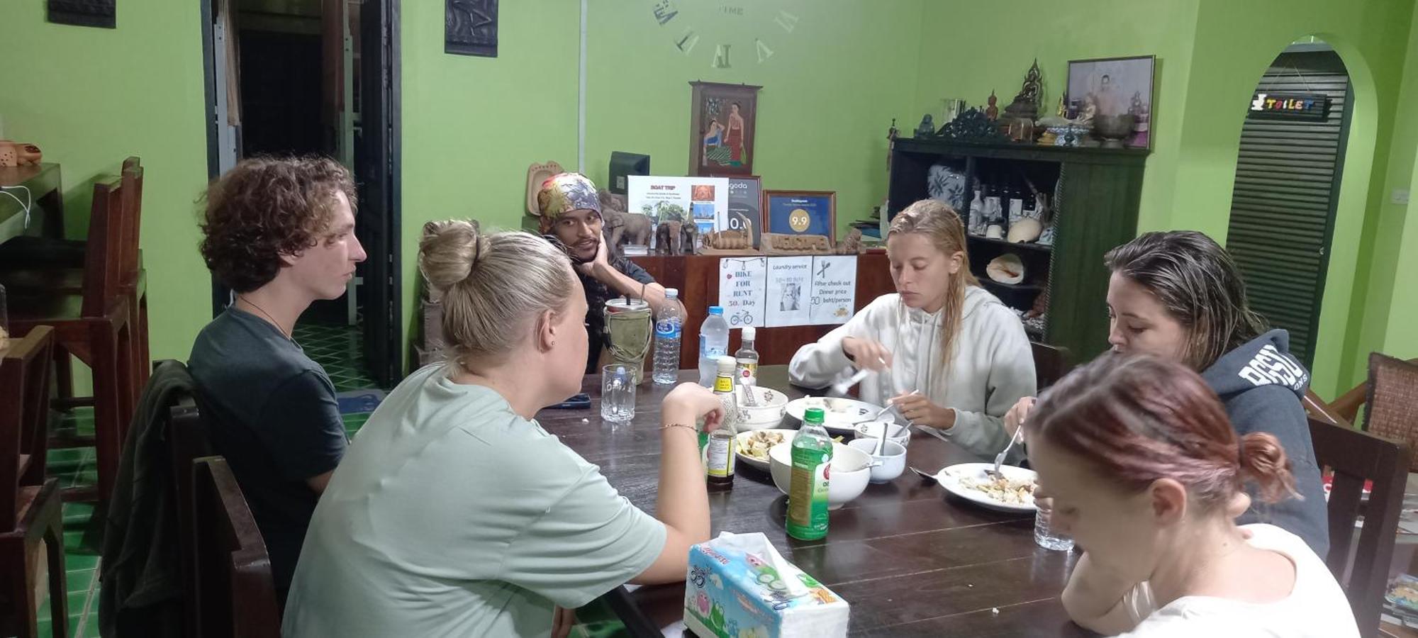 Plus Hostel Ayutthaya Eksteriør bilde