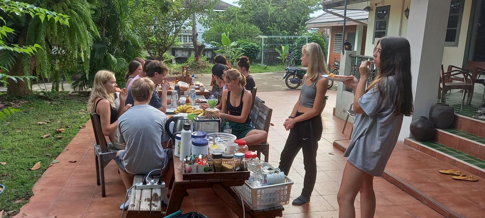 Plus Hostel Ayutthaya Eksteriør bilde