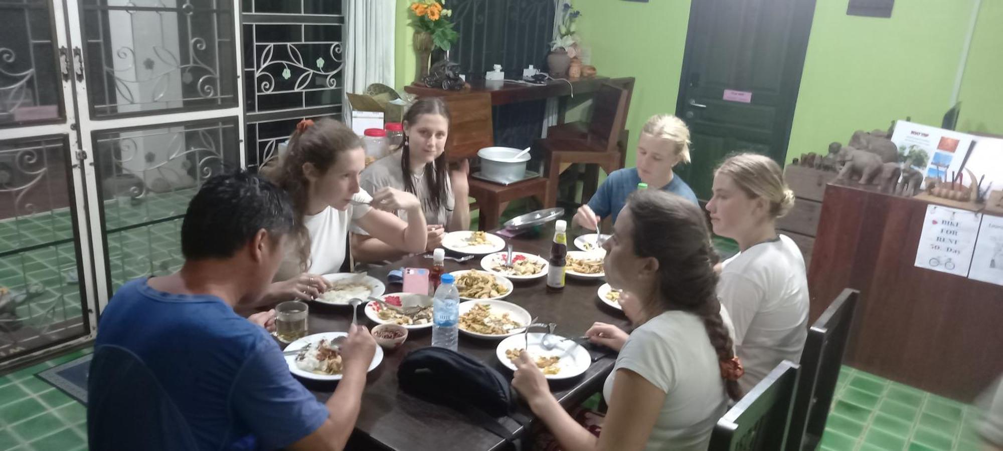 Plus Hostel Ayutthaya Eksteriør bilde
