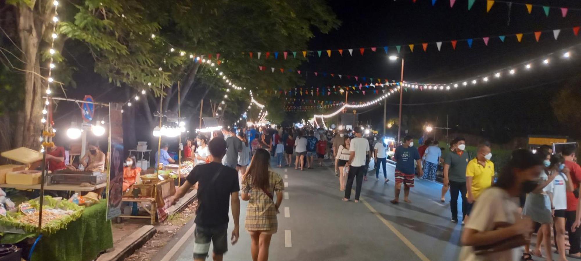 Plus Hostel Ayutthaya Eksteriør bilde